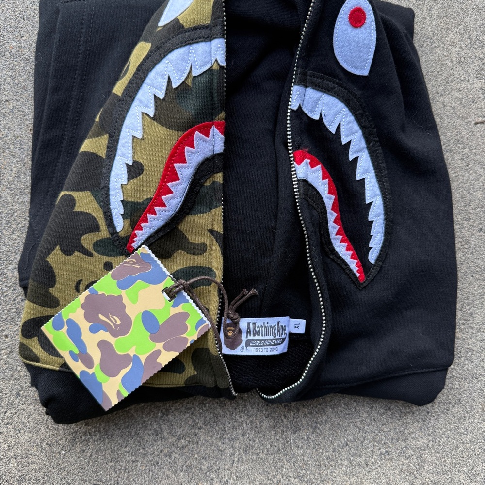 BAPE-style Shark Camo Sleeve Zip Hoodie - Black/Green - Picture 2 of 5